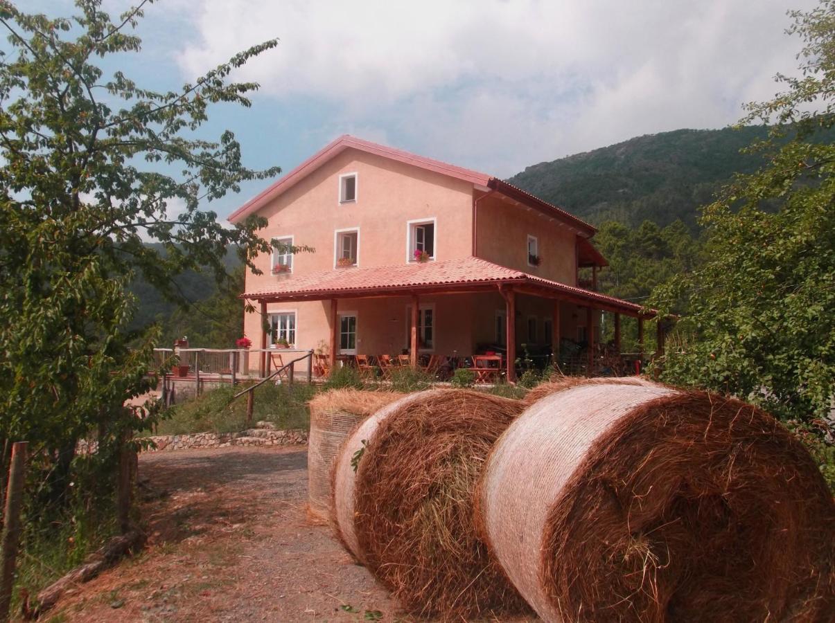 Agriturismo Di Charme E Ristorante Stallato Il Filo Di Paglia Carro Exteriér fotografie
